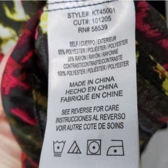 Kut from the Kloth Faux Wrap Floral Top Size‎ Medium KFTK - Picture 4 of 6